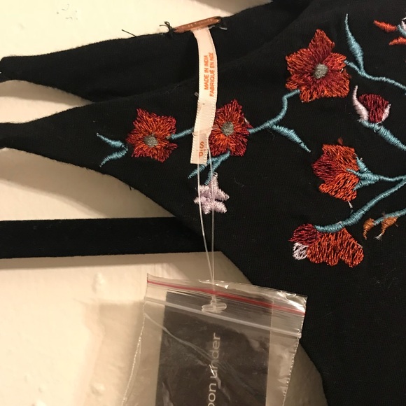 Free People Blouse S Black Floral Embroidery - Picture 4 of 7